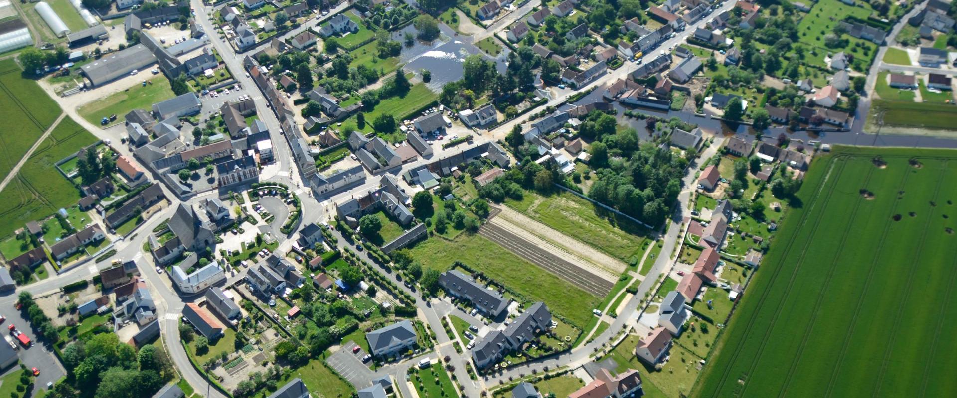 Survol en drone de la zone située entre Gidy et Cercottes (Loiret) après les inondations de fin mai-début juin 2016.