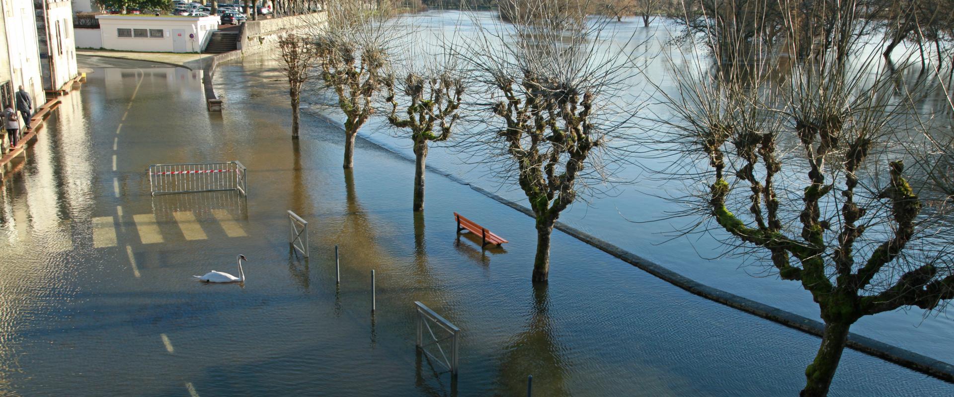 Crue de la Charentes à Saintes 
