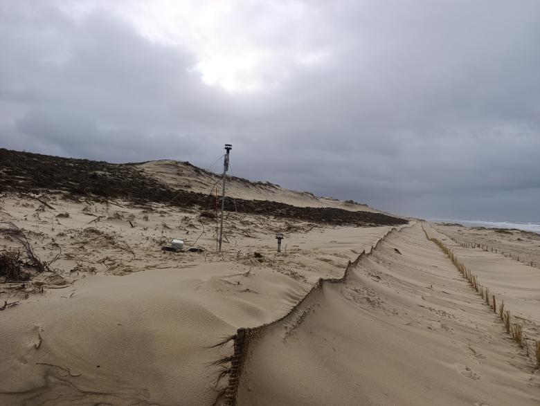 Instruments de mesure installés sur la dune